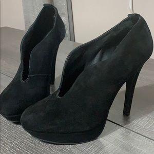 Cute black heel